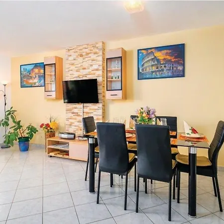 Apartman Fuer 6 Personen Ca 66 Qm In Rabac, Istrien Bucht Von *