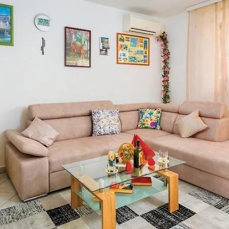 Fuer 6 Personen Ca 66 Qm In Rabac, Istrien Bucht Von Apartman