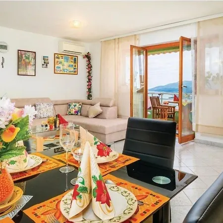 Fuer 6 Personen Ca 66 Qm In Rabac, Istrien Bucht Von Apartman *